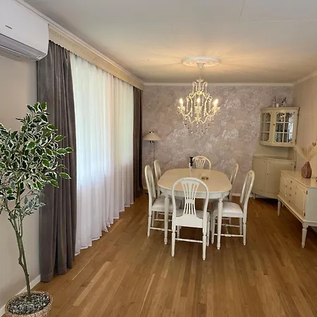 Magnhilds Luxury Apartment Otta